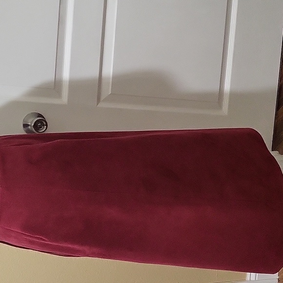 Elegant‎ Burgundy Midi Skirt Pre-owned Suede - Picture 3 of 4